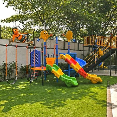 Meritas Aura Resort Lonavala Exteriör bild