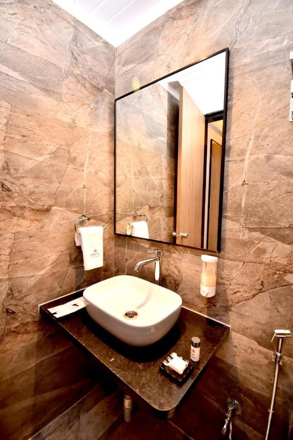 Meritas Aura Resort Lonavala Exteriör bild
