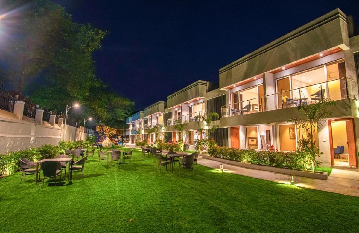Meritas Aura Resort Lonavala Exteriör bild