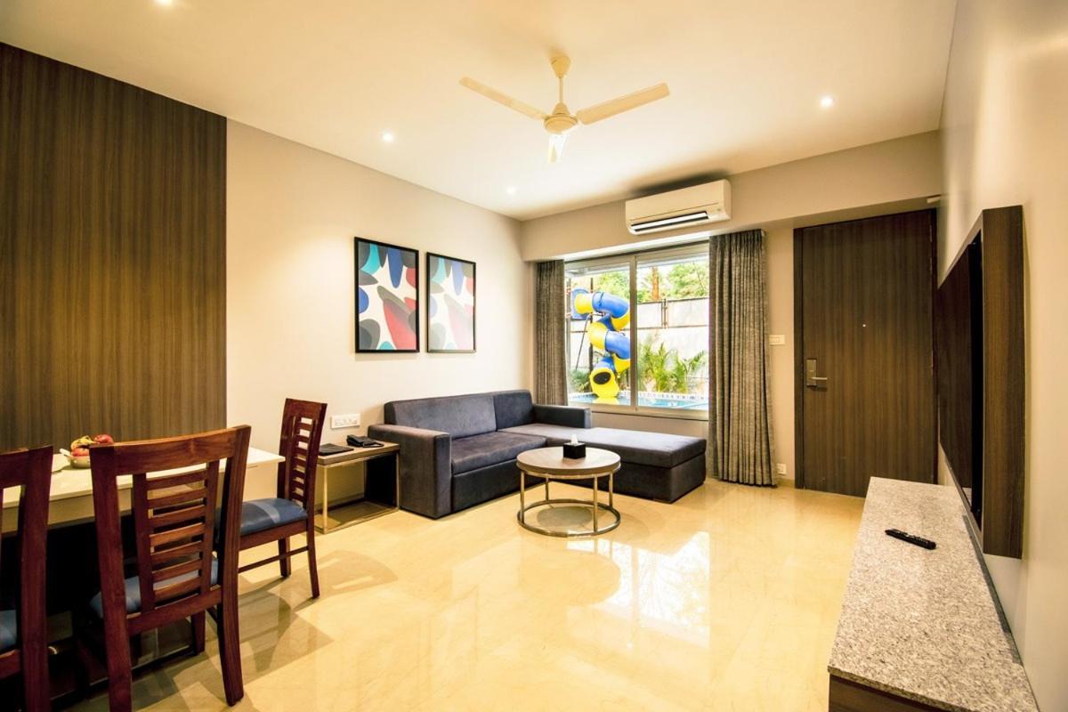 Meritas Aura Resort Lonavala Exteriör bild
