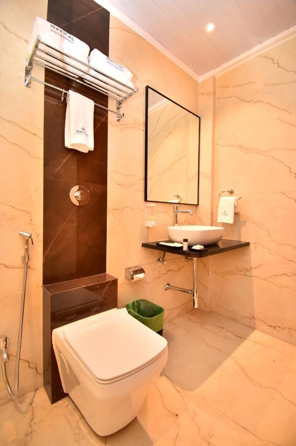 Meritas Aura Resort Lonavala Exteriör bild