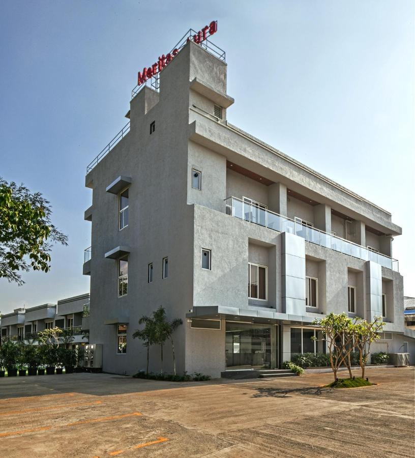 Meritas Aura Resort Lonavala Exteriör bild