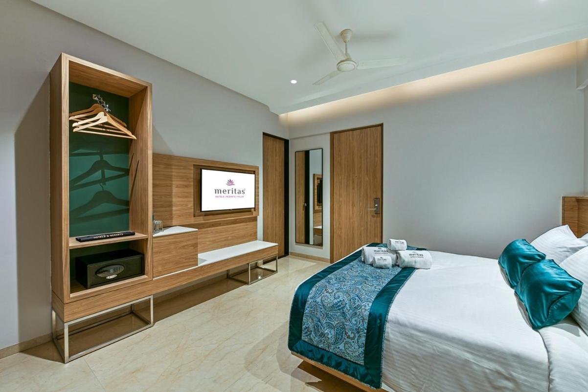 Meritas Aura Resort Lonavala Exteriör bild