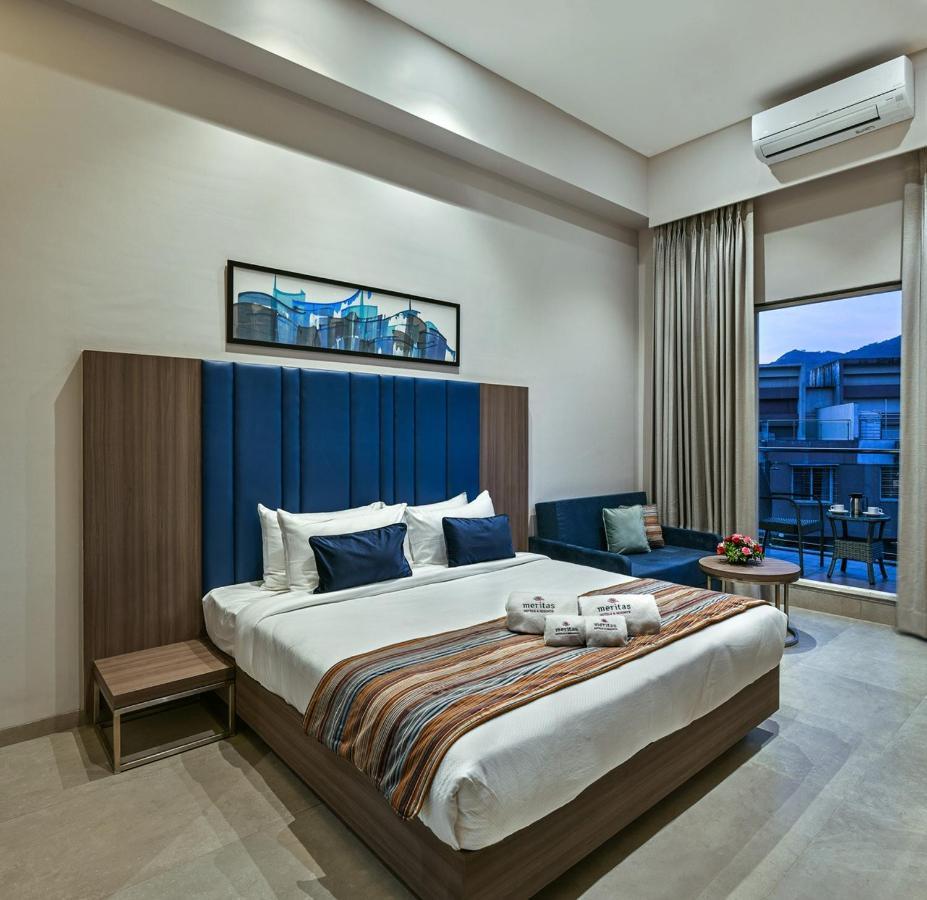 Meritas Aura Resort Lonavala Exteriör bild