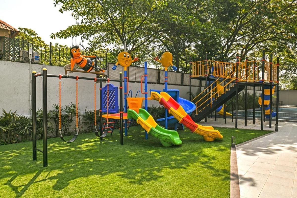 Meritas Aura Resort Lonavala Exteriör bild